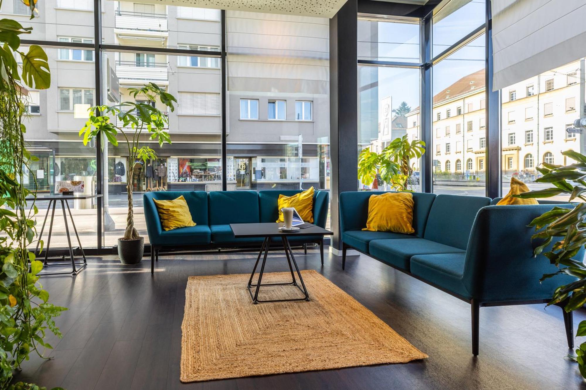 Ibis Bahnhof Hotel 2*
