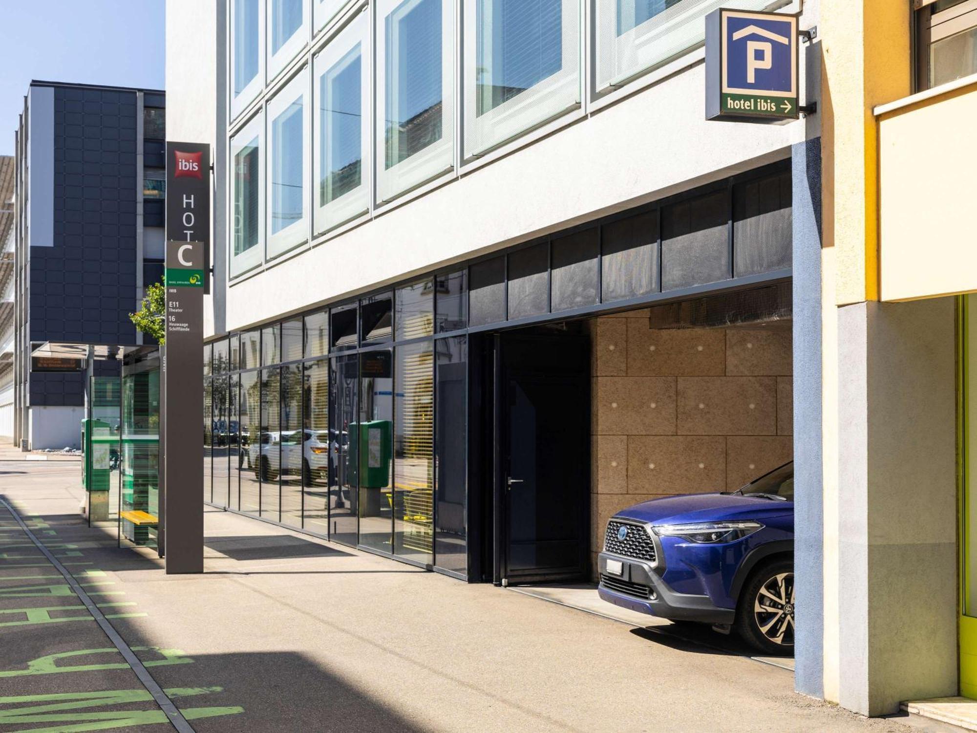 Hotel Ibis Bahnhof 2*